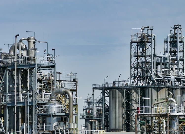 Донный нефтешлам резервуаров нефтеперерабатывающих заводов